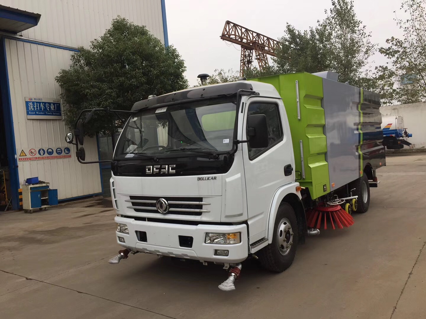 东风大多利卡洗扫车